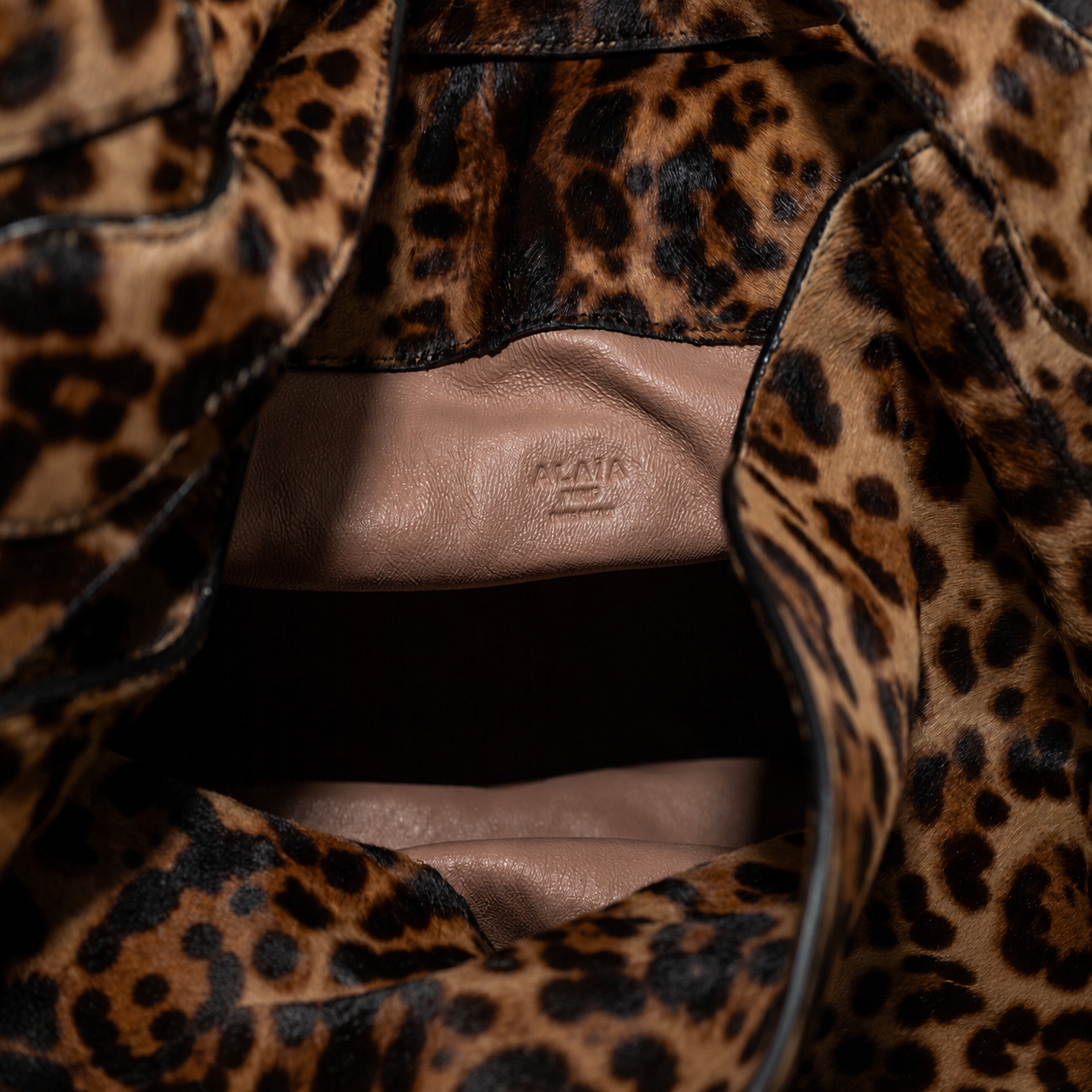 Vintage Alaïa leopard print shoulder bag made of pony hair