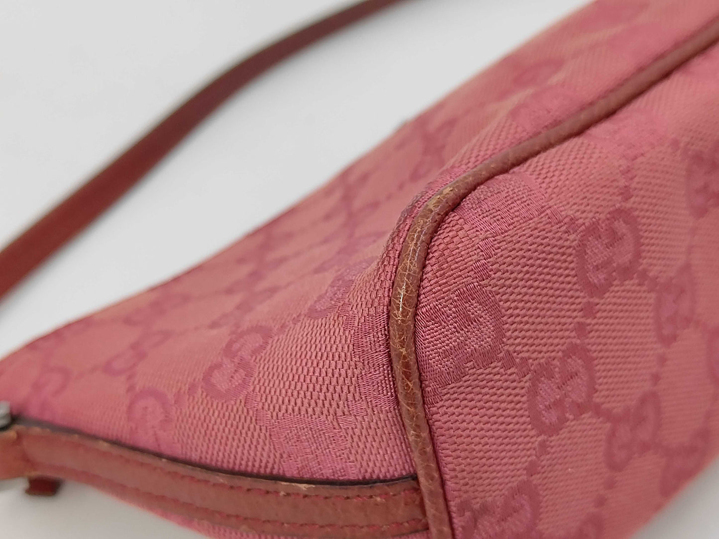 Vintage Gucci Boat Bag Pochette Pink