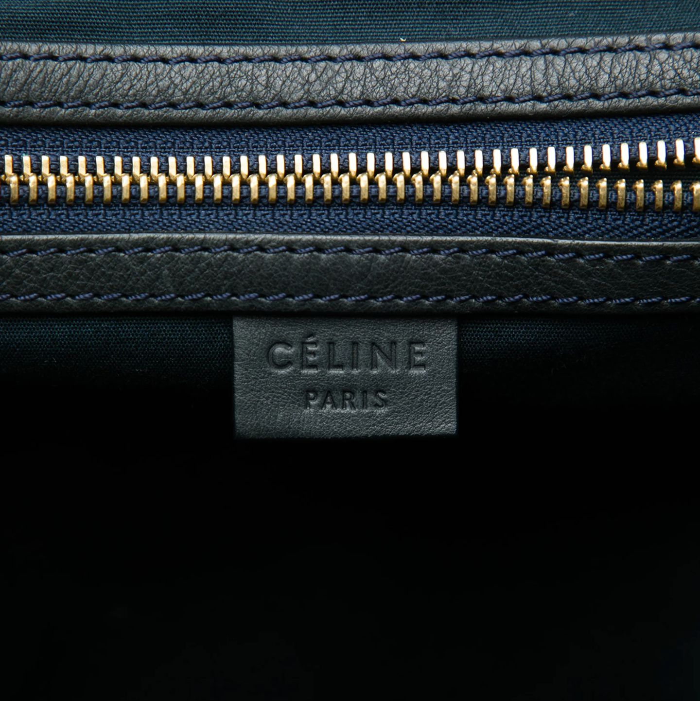 Authentic vintage Céline Triomphe Vertical Tote bag in grey Triomphe canvas with leather trim, tan leather handles and a detachable shoulder strap.